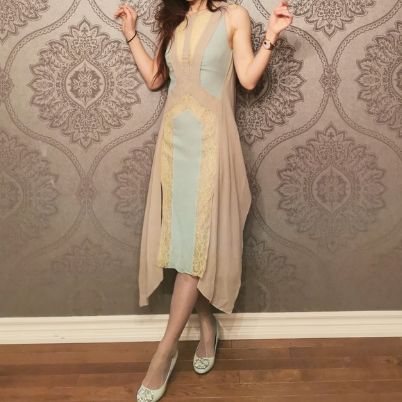 BCBG MaxAzria RUNWAY 100% silk dress - Picture 3 of 8